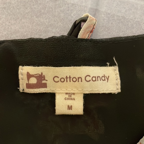 Floral patterned romper semi see-through legs. Crop halter. - Picture 4 of 6